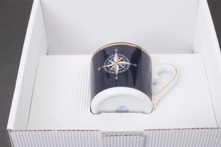 filiżanka espresso w pojedynczym pudełku