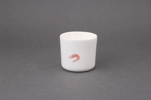 Porcelanowa czarka z rysunkiem czerwonej krewetki