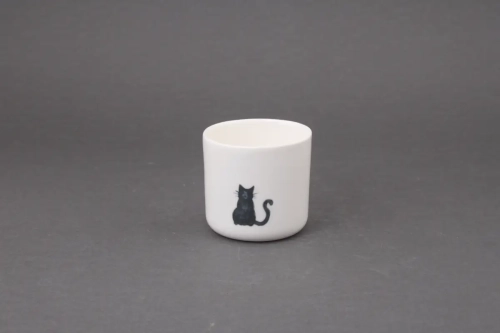 Porcelanowy kubek do kawy z czarnym kotem Czynie Ceramics