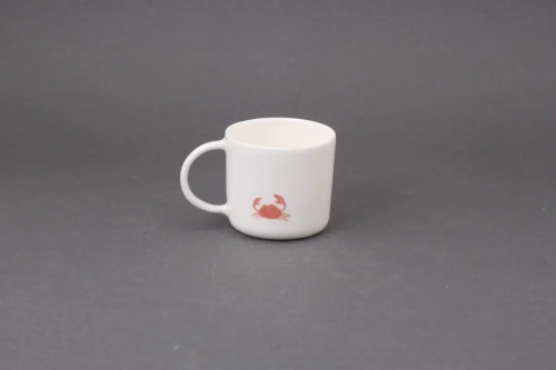 Kubeczek do kawy z uchem z rysunkiem czerwonego kraba czynie ceramics