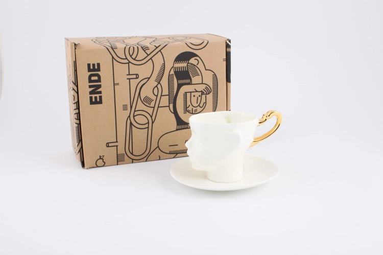 Filiżanka główka ze złotym uszkiem Ende Ceramics
