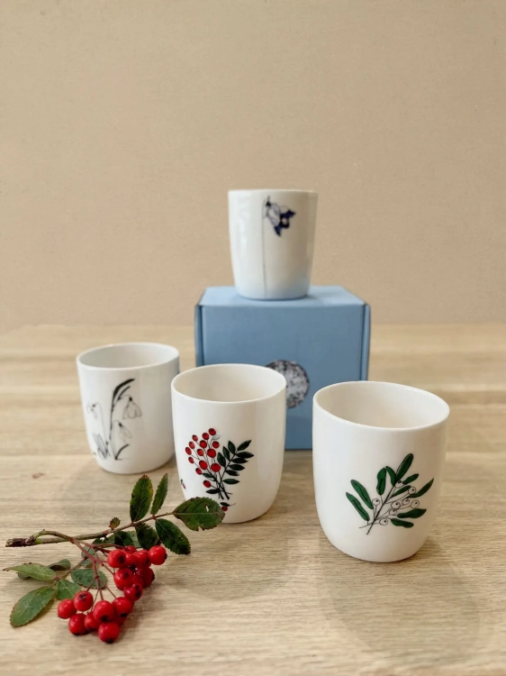 czarki porcelanowe z kwiatami Hvilka