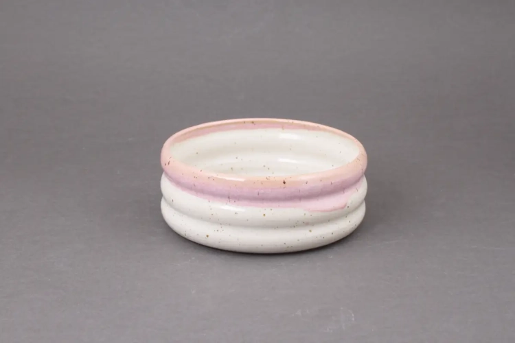 Miska oponka z różowym rantem Ronja Ceramics