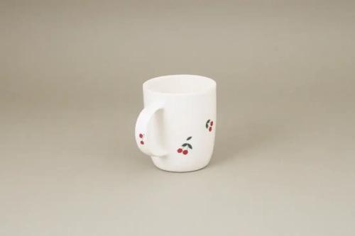 Kubek porcelanowy z wisienkami