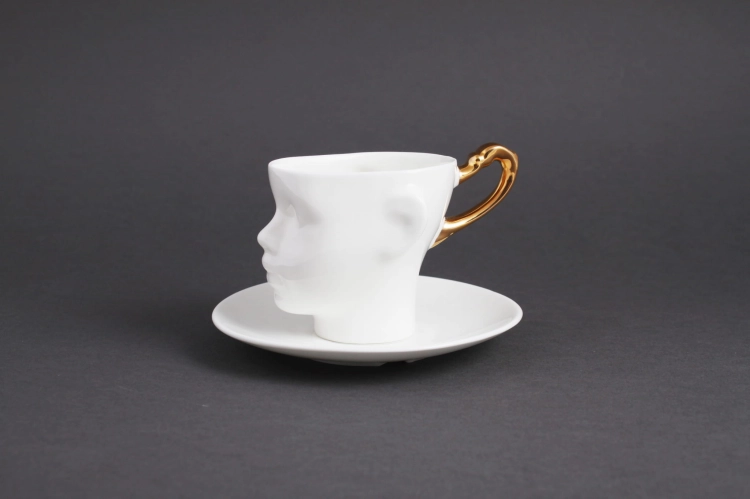 Filiżanka główka ze złotym uszkiem Ende Ceramics