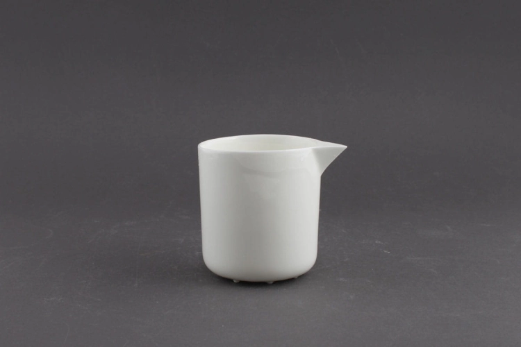 mlecznik z kolekcji Twist Ende Ceramics