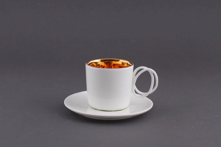 filiżanka cappuccino pełna złota Ende Ceramics