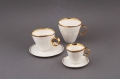 Filiżanki i kubki z białej porcelany