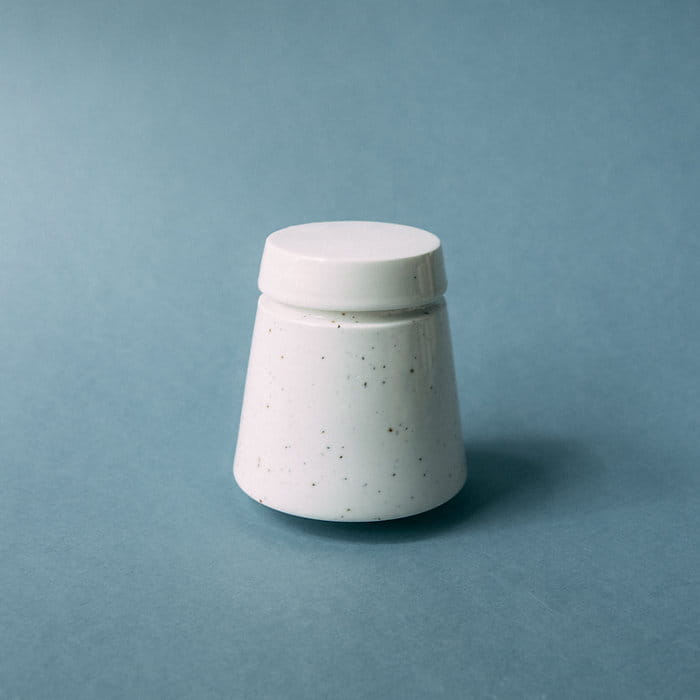 Mufka - maselniczka francuska biała porcelana