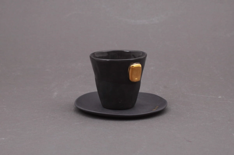 Czarka espresso czarna Magdalena Konior