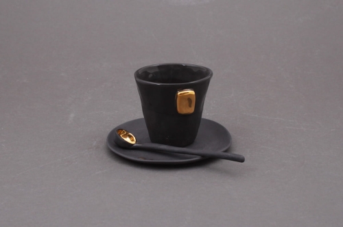 Czarka espresso czarna Magdalena Konior